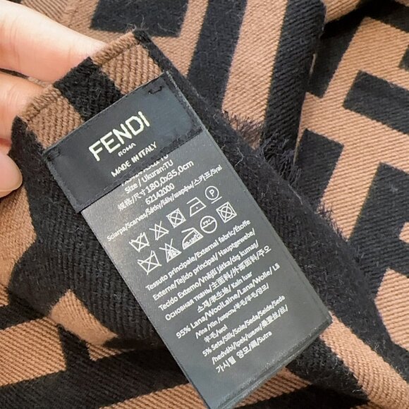 Fendi Chic Neck Accessory - Picture 5 of 8